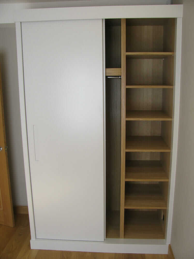 Fitted wardrobe sliding doors