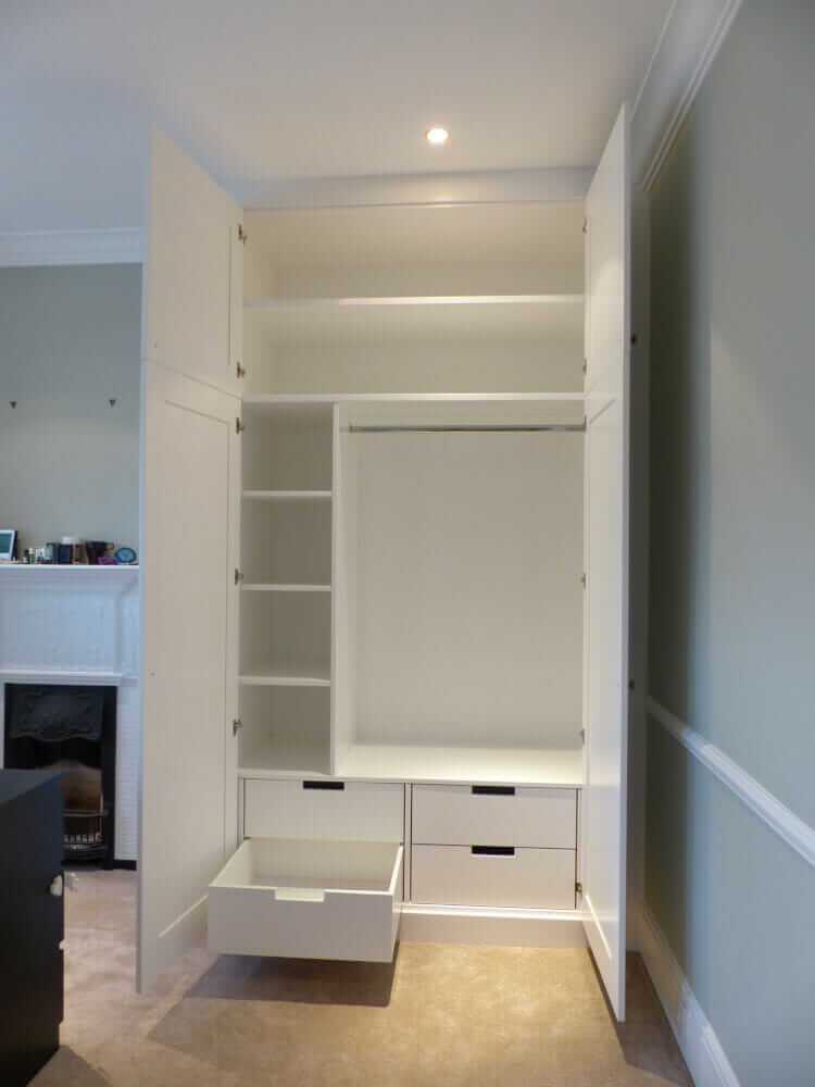 Shaker Style Fitted Wardrobe