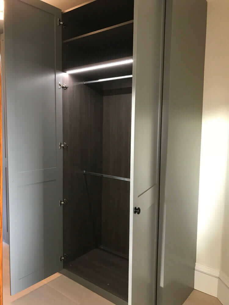 Shaker Style Fitted Wardrobe