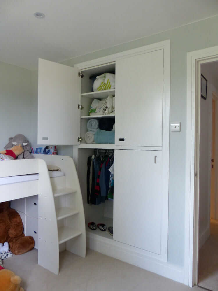 Fitted wardrobe sliding doors