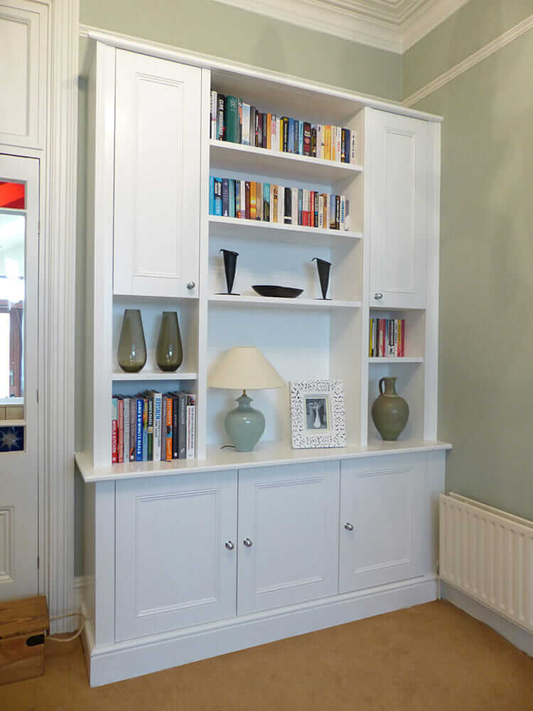 Traditional fitted alcove furniture