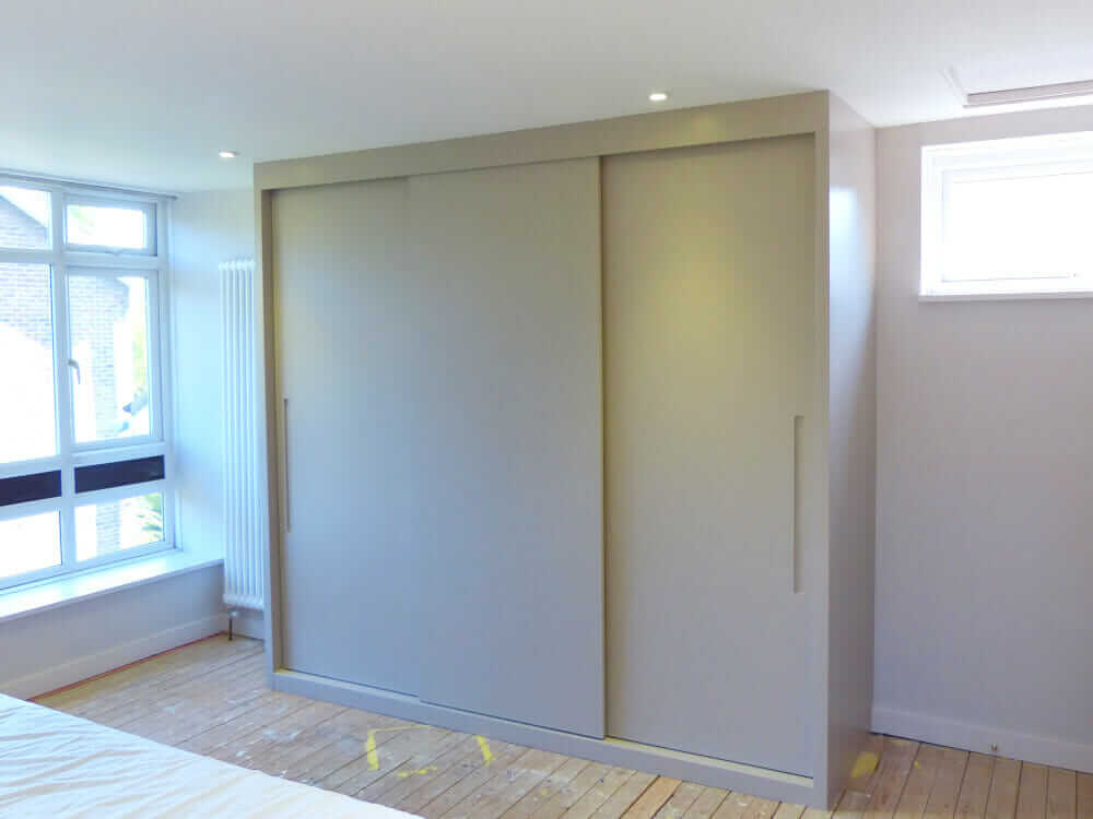 Fitted wardrobe sliding doors