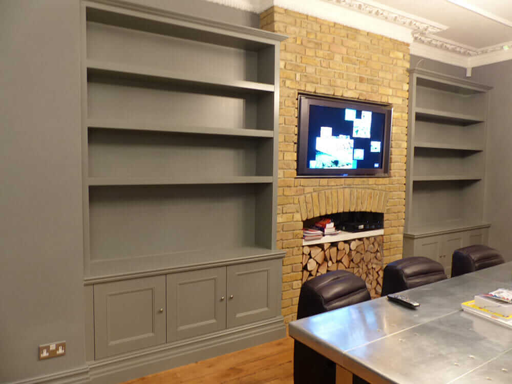 Traditional fitted alcove furniture