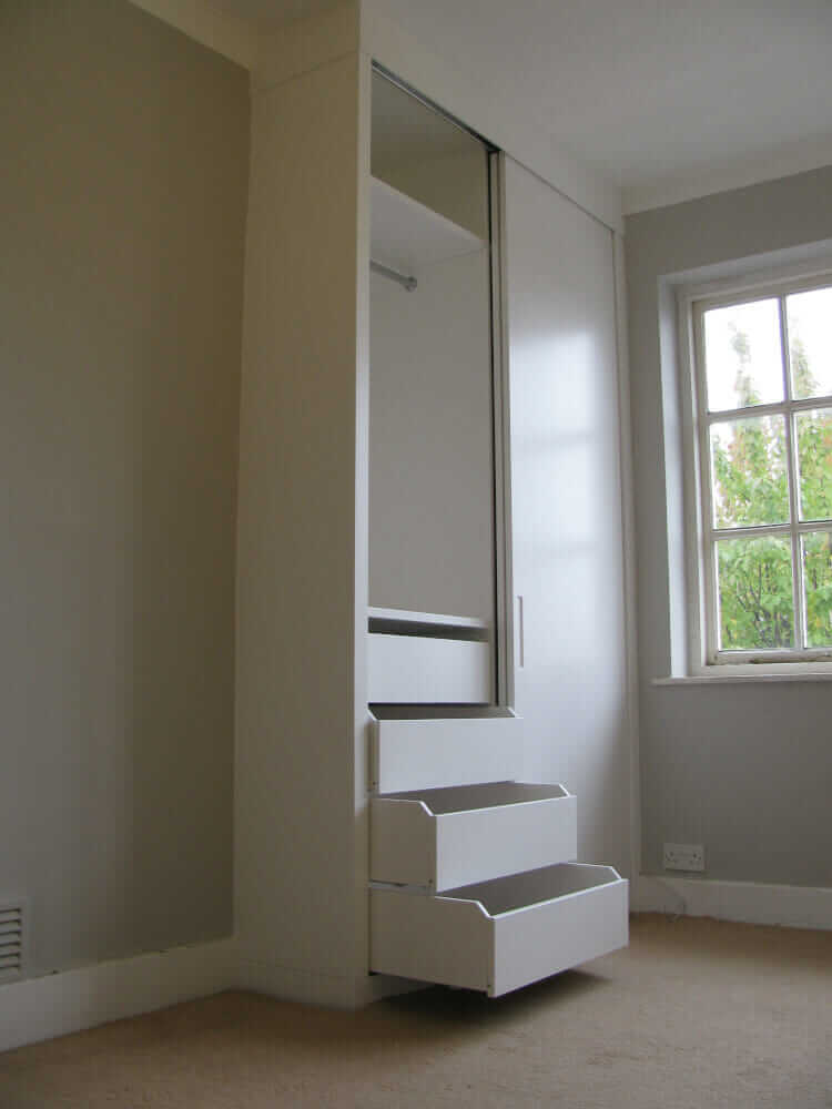 Fitted wardrobe sliding doors